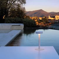 Load image into Gallery viewer, TRÈS JOLIE - Portable Outdoor Cordless Table Light with USB charging
